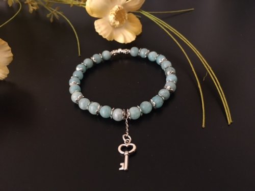 FORTUNA armband met Amazoniet en zilverkleurige sierstukjes!